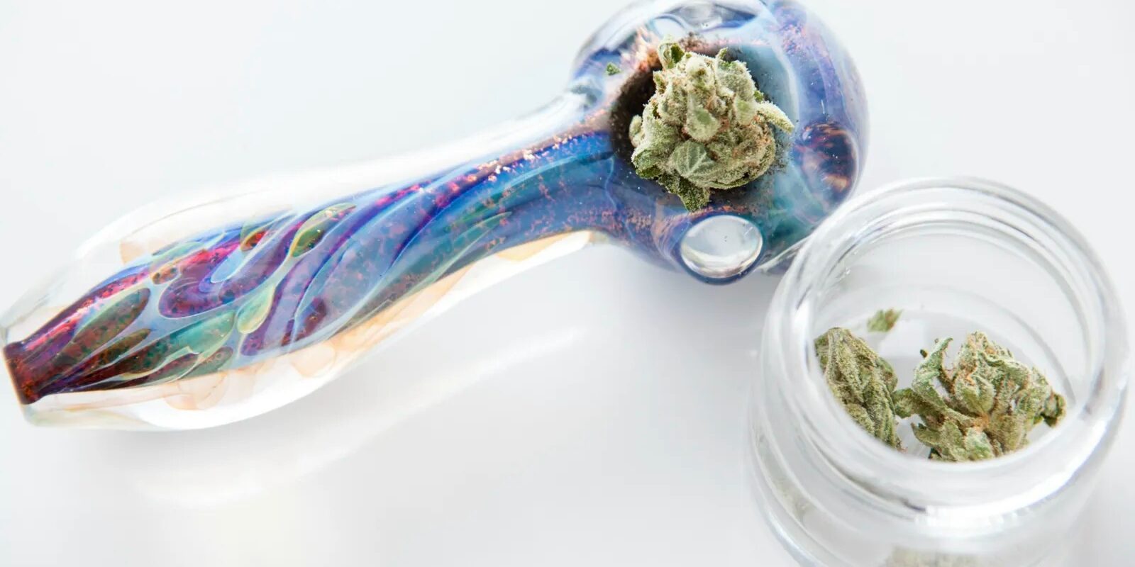 imageye___-_imgi_157_choosing-weed-pipe